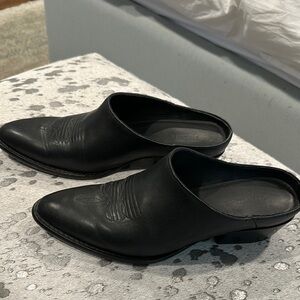 Tecovas - Black Leather Mules